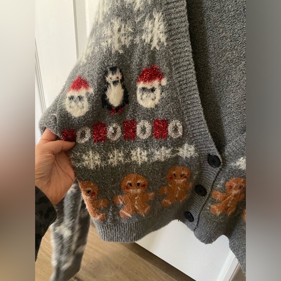 Cropped Christmas Sweater - Picture 2 of 5